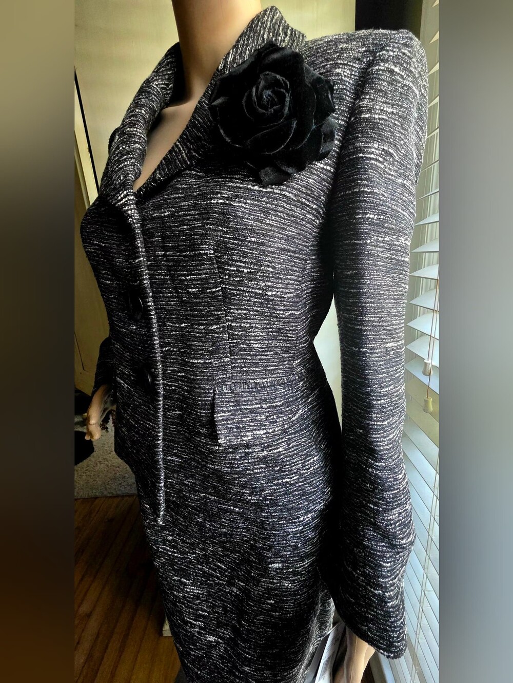 NWT Kasper Petite 6P Ponte Vecchino Black Ivory 2PC Skirt Suit Rose